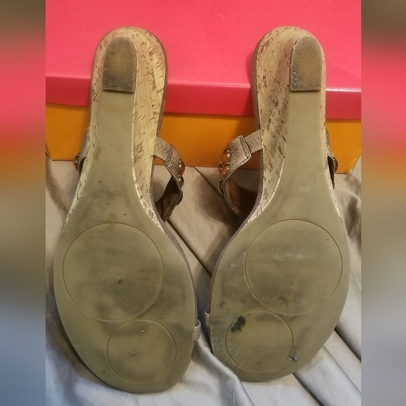 New York Transit Brown Bronze Toe Loop Wedge Sandals with Rhinestones. Size 10. - Picture 4 of 4